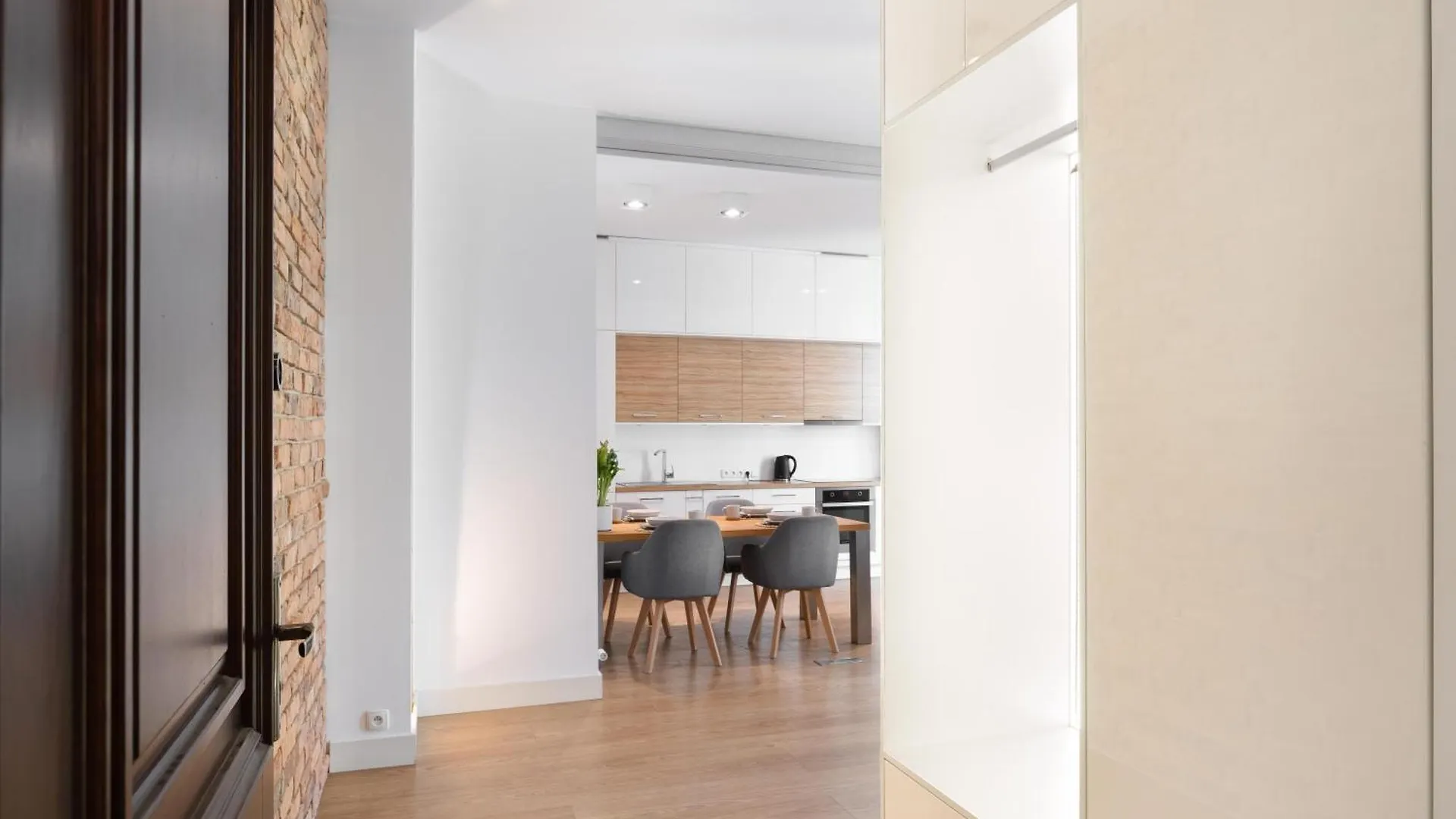 Garbary 49 - Old Town Apartment - Self Check-In 24H Poznan